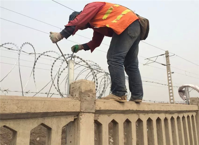 高鐵刀片刺繩施工 高鐵刀片刺繩施工