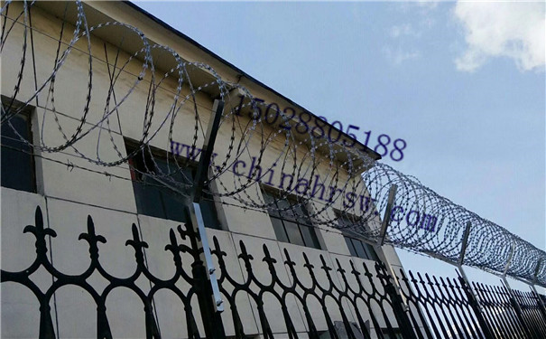 影響監(jiān)獄護欄網價格的因素