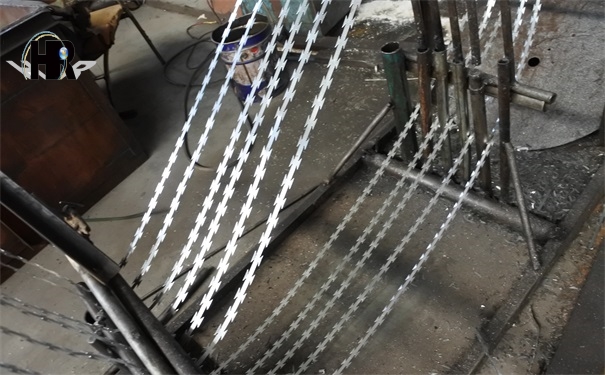 鍍鋅刺繩的防護作用 鍍鋅刺繩的防護作用